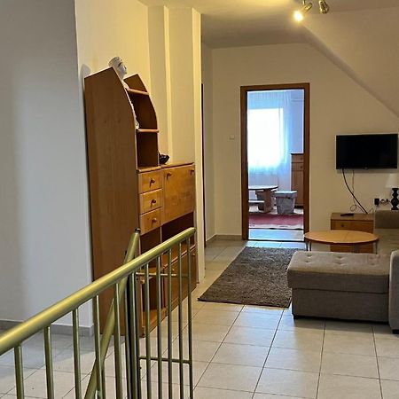 Boezsi Apartman Sárvár Eksteriør bilde