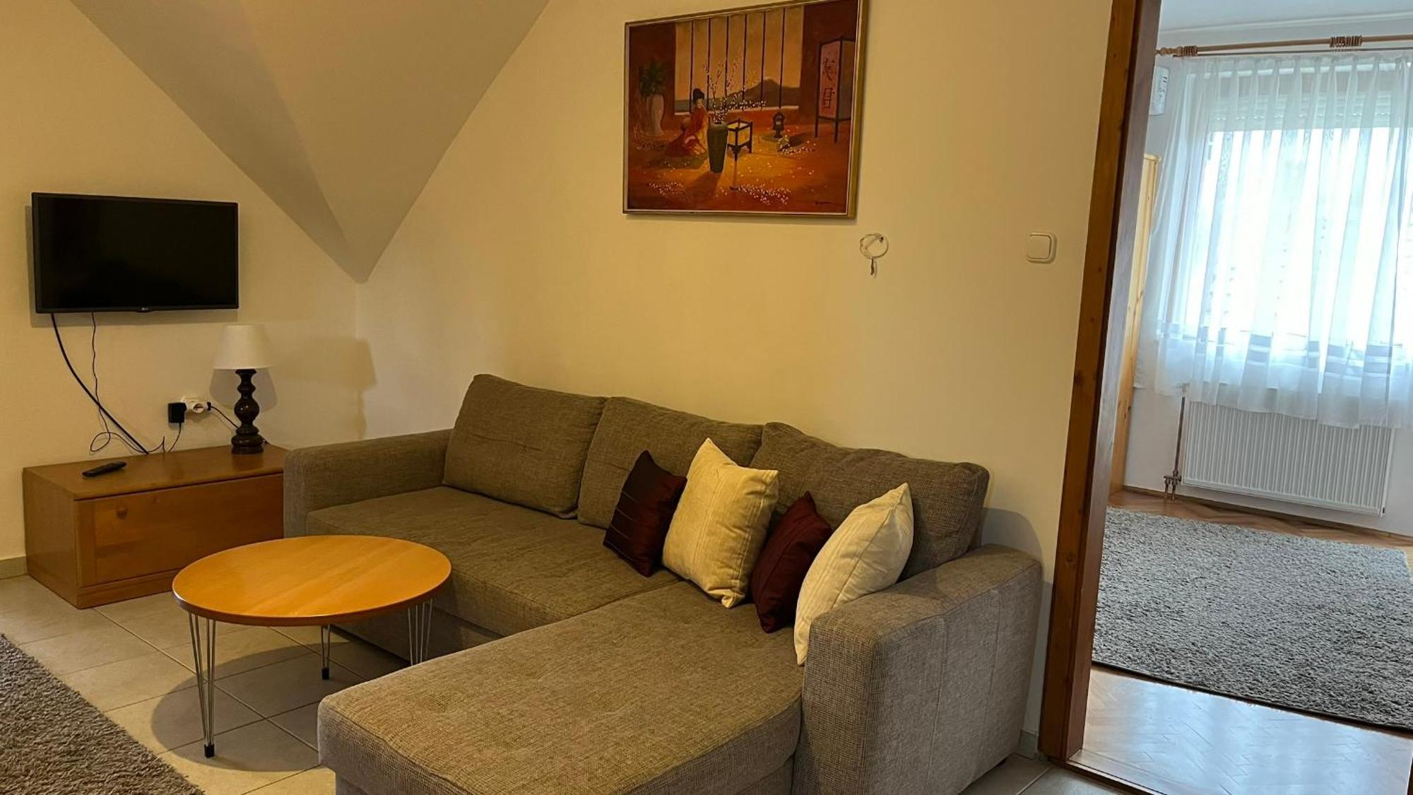 Boezsi Apartman Sárvár Eksteriør bilde